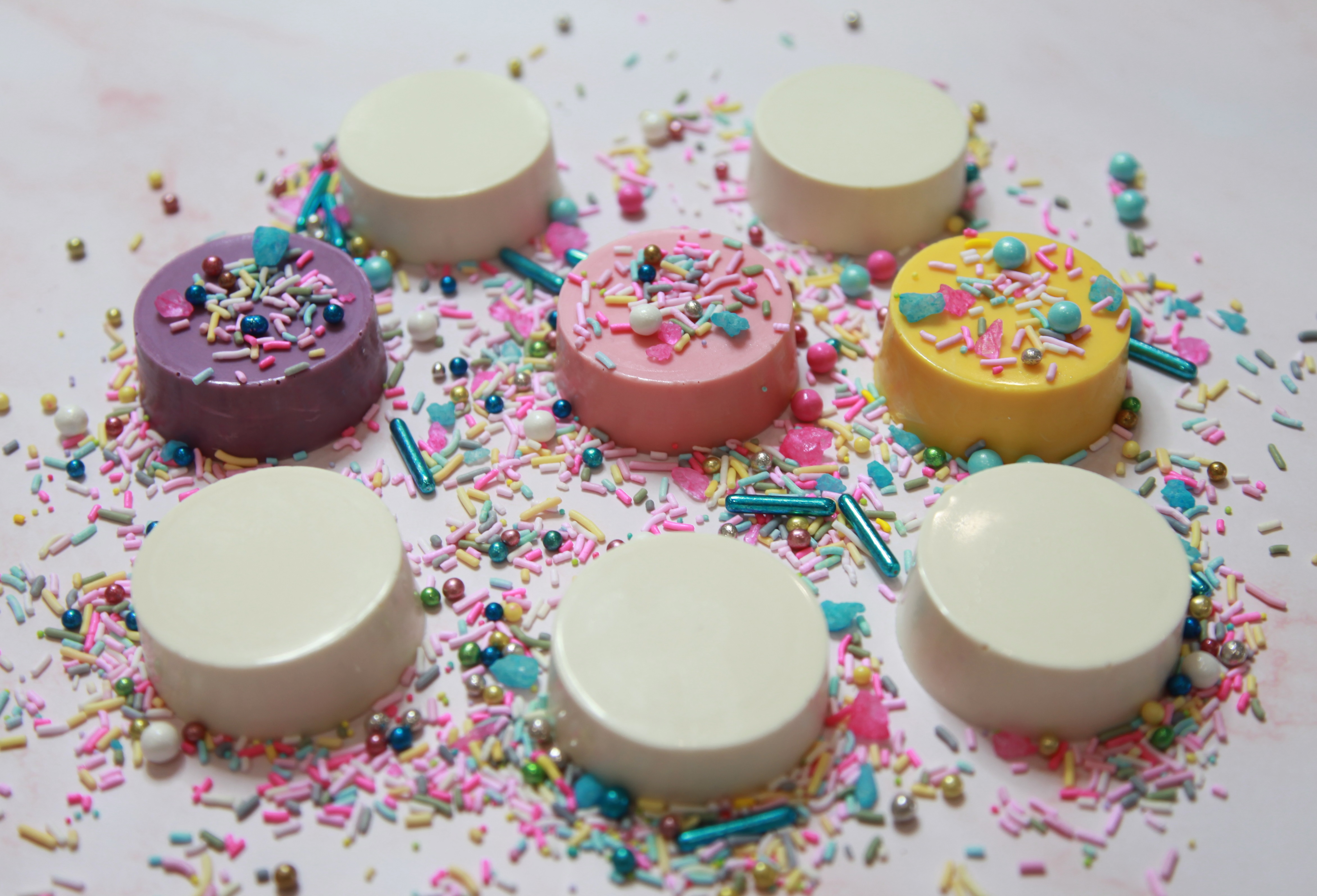 decorate chocolate covered oreos with sprinkles drizzle fondant and more to match your baby shower birthday party celebration dessert table